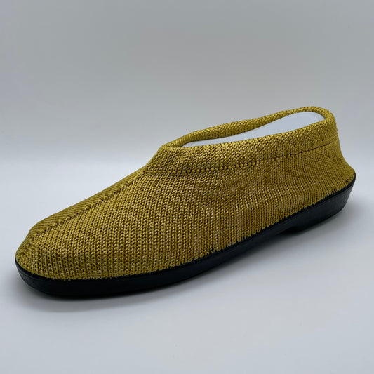 Euroconforto Portugese schoen olive gold – vooraanzicht