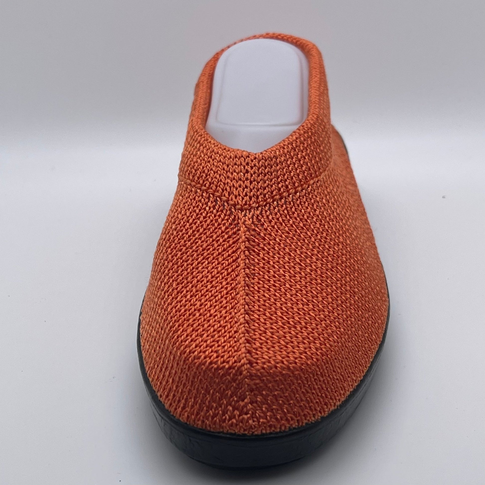 Euroconforto Portugese schoen oranje – gedragen binnenshuis